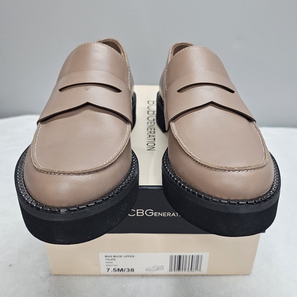 BCBGeneration Womens Tan Sabin Loafer with Black Sole Size 7.5 NEW - Picture 4 of 8